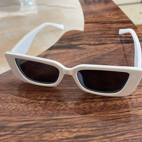 Retro sunglasses - Picture 2 of 5